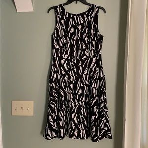 Black and white dress. Perfect for interview.